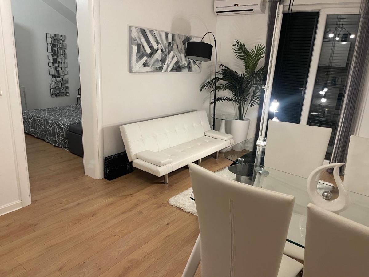 Apartment New Chic Supetar Exterior photo