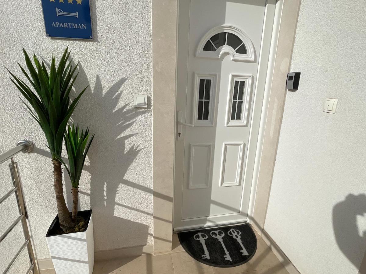Apartment New Chic Supetar Exterior photo